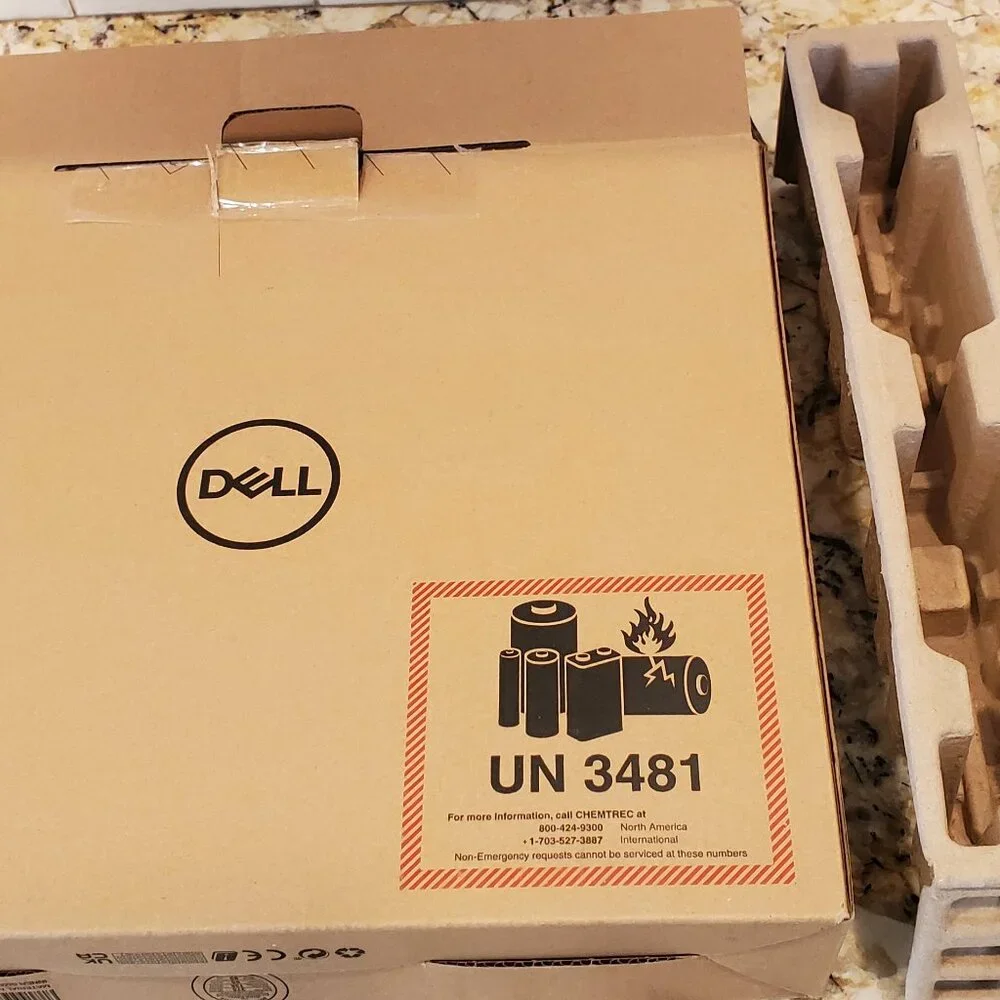 LOT of 2 Laptop Protective Shipping Packaging with Boxes 15x13x3 & Dell 15x11x4